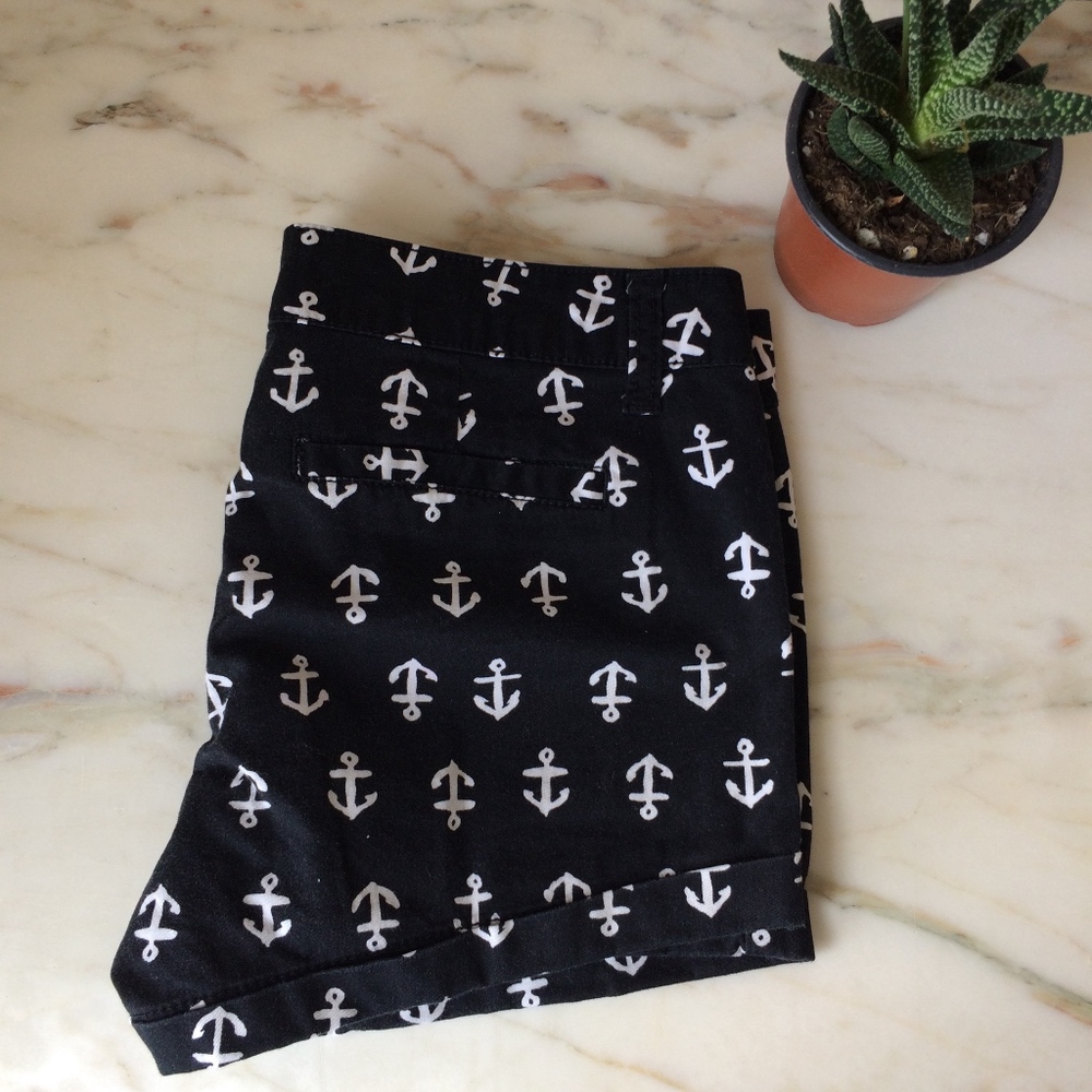 SO Women's Shorts Black White Anchor Print cute - Picture 5 of 5
